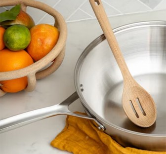 How to clean the stains of stainless steel kitchenware?